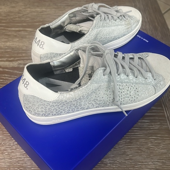 P448 John-w-Leo/sil sneakers - Picture 4 of 7